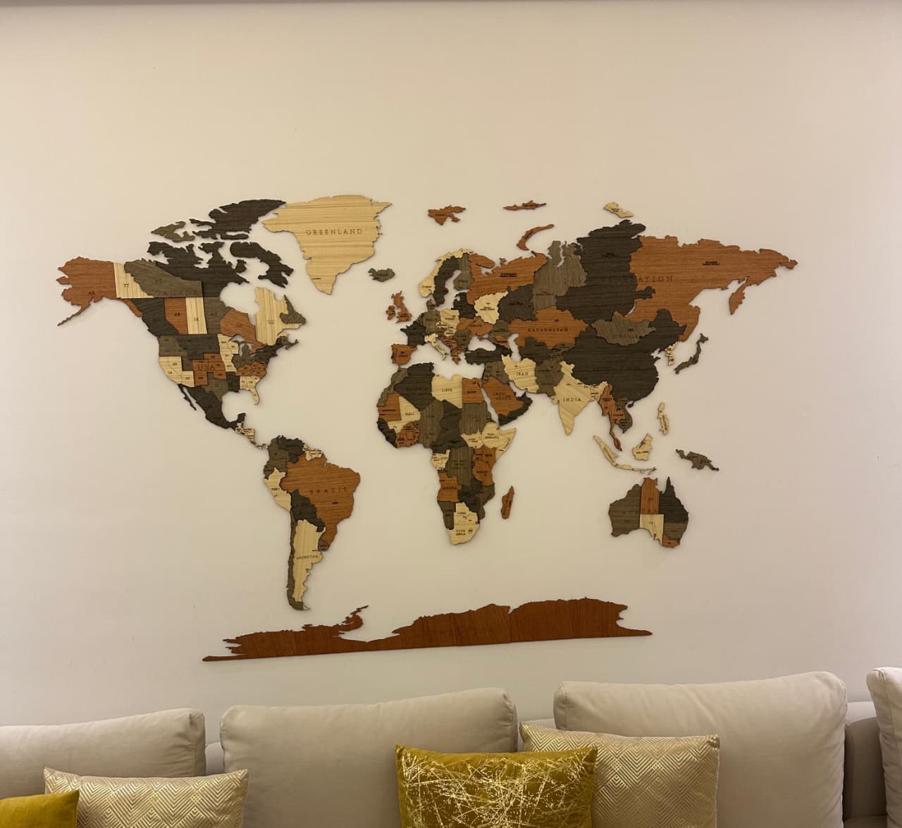 Carte du Monde en Bois – Transformez votre mur en œuvre d’art… en 15 minutes
